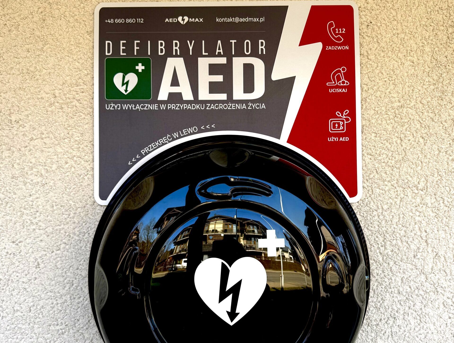 AED w Krynicy Morskiej – ważna informacja dla mieszkańców i turystów
